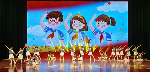 玉溪一小900余名學子畢業啦.jpg 玉溪一小900余名學子畢業啦.jpg