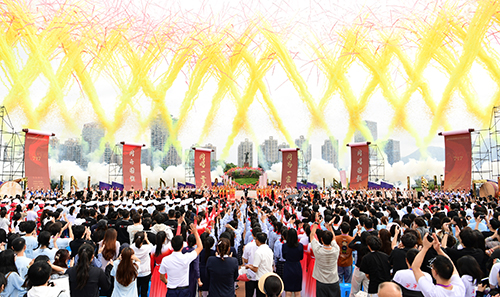 齊聚聶耳故鄉(xiāng) 共同唱響“前進前進前進進”3.jpg 齊聚聶耳故鄉(xiāng) 共同唱響“前進前進前進進”3.jpg