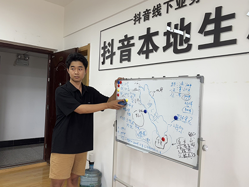 將熱愛與夢想堅(jiān)持到底.jpg 將熱愛與夢想堅(jiān)持到底.jpg