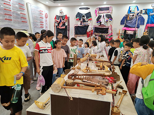 青少年實踐參觀活動為暑期生活添彩.jpg 青少年實踐參觀活動為暑期生活添彩.jpg