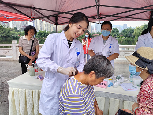 我市開展醫師節義診活動.jpg