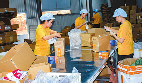 桂山街道鉚足干勁抓產(chǎn)業(yè)拼經(jīng)濟(jì).jpg 桂山街道鉚足干勁抓產(chǎn)業(yè)拼經(jīng)濟(jì).jpg