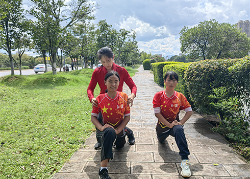 以愛作槳 助力學生奔赴夢想的星辰大海1.jpg 以愛作槳 助力學生奔赴夢想的星辰大海1.jpg