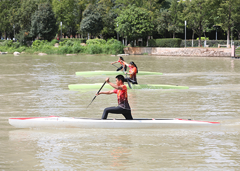 以愛作槳 助力學生奔赴夢想的星辰大海2.jpg 以愛作槳 助力學生奔赴夢想的星辰大海2.jpg