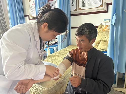 青龍中心衛生院中醫門診年均診療4000余人次.jpg 青龍中心衛生院中醫門診年均診療4000余人次.jpg