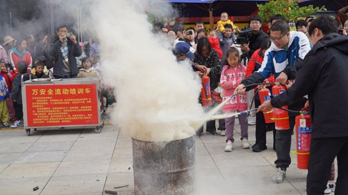 紅塔區開展“119”消防宣傳月活動.jpg 紅塔區開展“119”消防宣傳月活動.jpg