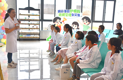 玉溪艾維眼科醫院積極參與公益活動.jpg