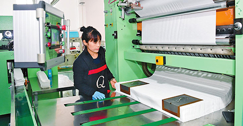 江城鎮(zhèn)全面激發(fā)經(jīng)濟(jì)發(fā)展新活力.jpg 江城鎮(zhèn)全面激發(fā)經(jīng)濟(jì)發(fā)展新活力.jpg