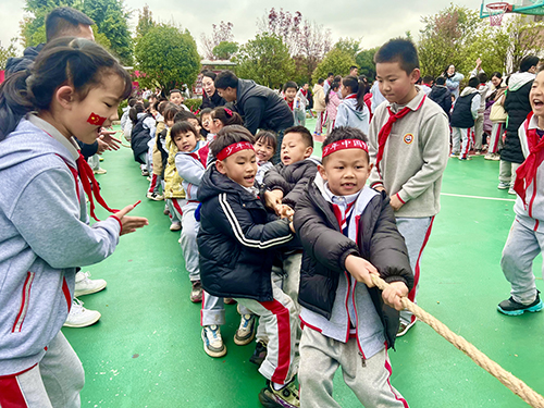 鳳山小學(xué)舉辦第二十屆體育節(jié).jpg 鳳山小學(xué)舉辦第二十屆體育節(jié).jpg