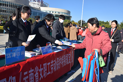 推動憲法精神融入群眾日常生活.jpg 推動憲法精神融入群眾日常生活.jpg