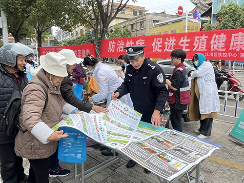 “世界艾滋病日”集中宣傳活動開展.jpg “世界艾滋病日”集中宣傳活動開展.jpg