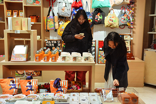 小文創增添文旅消費新活力.jpg 小文創增添文旅消費新活力.jpg