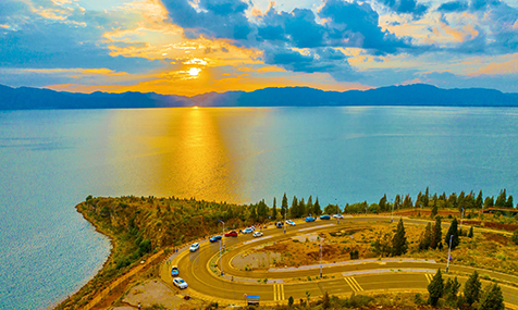 看精彩球賽游魅力玉溪.jpg 看精彩球賽游魅力玉溪.jpg