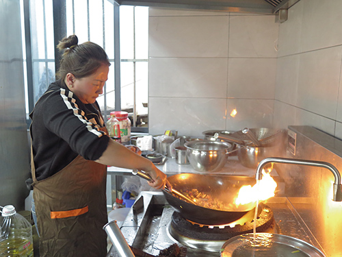 香辣鮮嫩,都說是兒時(shí)的味道.jpg 香辣鮮嫩,都說是兒時(shí)的味道.jpg