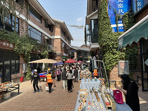 玉溪:產業就業雙驅動筑牢民生根基1.jpg 玉溪:產業就業雙驅動筑牢民生根基1.jpg