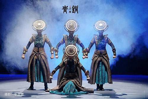 跨界融合文物活化舞臺劇《青銅·花腰》6月3日在聶耳大劇院首演.jpg 跨界融合文物活化舞臺劇《青銅·花腰》6月3日在聶耳大劇院首演.jpg