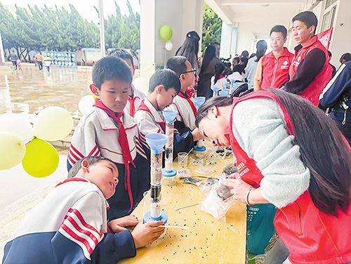 星云湖生態環保宣講活動走進河咀小學.jpg 星云湖生態環保宣講活動走進河咀小學.jpg