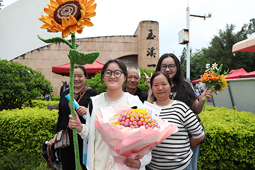 玉溪市2025年高考圓滿結束2.jpg 玉溪市2025年高考圓滿結束2.jpg