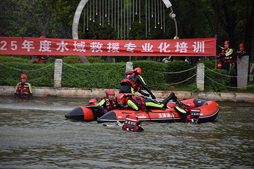 首次引入載重?zé)o人機(jī)實(shí)施孤島高效救援.jpg 首次引入載重?zé)o人機(jī)實(shí)施孤島高效救援.jpg