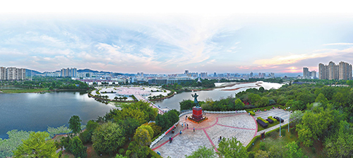 厚植家國情懷 凝聚奮進力量.jpg 厚植家國情懷 凝聚奮進力量.jpg