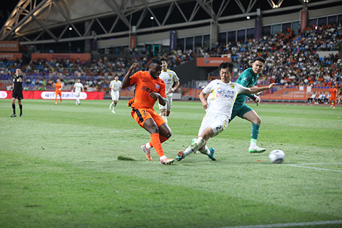 云南玉昆3比0戰勝廣東廣州豹.jpg 云南玉昆3比0戰勝廣東廣州豹.jpg
