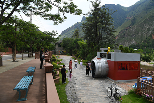 綠汁旅游持續(xù)火熱.jpg 綠汁旅游持續(xù)火熱.jpg