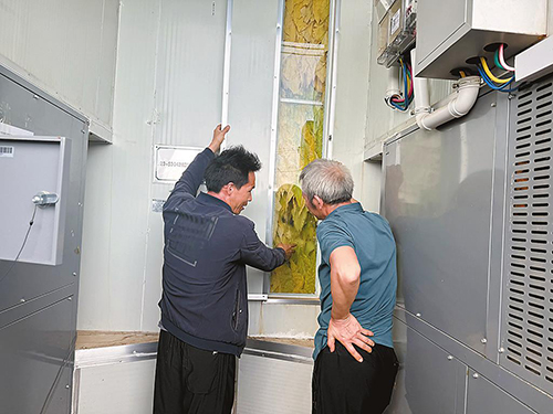 電烤房飄出“金葉香”.jpg 電烤房飄出“金葉香”.jpg