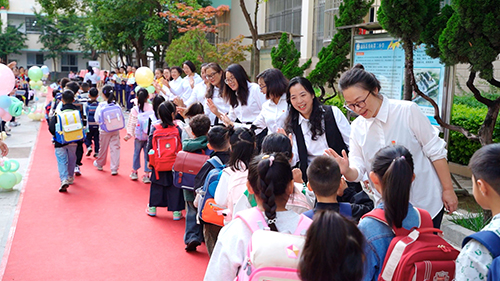 玉溪中小學:開學第一課 揚帆啟新程1.jpg 玉溪中小學:開學第一課 揚帆啟新程1.jpg