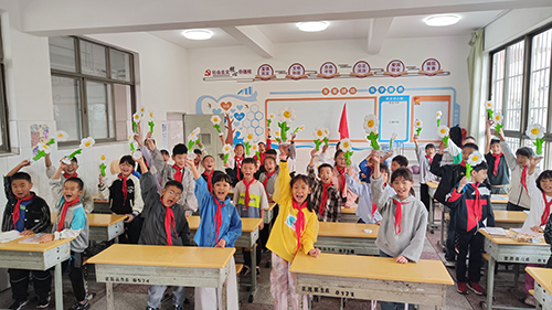 玉溪中小學:開學第一課 揚帆啟新程5.jpg 玉溪中小學:開學第一課 揚帆啟新程5.jpg