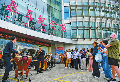 感受玉溪山水人文魅力 共話世界遺產(chǎn)可持續(xù)發(fā)展.jpg 感受玉溪山水人文魅力 共話世界遺產(chǎn)可持續(xù)發(fā)展.jpg