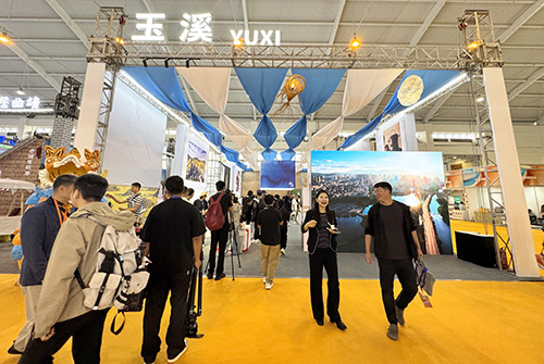 “創意云南”文博會啟幕 玉溪文創產品閃耀春城1.jpg “創意云南”文博會啟幕 玉溪文創產品閃耀春城1.jpg