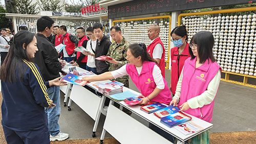江川區(qū)開展國防教育與網(wǎng)絡(luò)安全集中宣傳.jpg 江川區(qū)開展國防教育與網(wǎng)絡(luò)安全集中宣傳.jpg