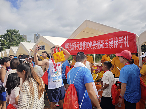 兩萬跑者與玉溪的“雙向奔赴”6.jpg 兩萬跑者與玉溪的“雙向奔赴”6.jpg