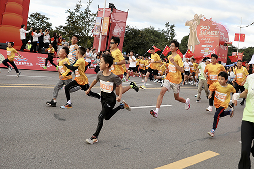 兩萬跑者與玉溪的“雙向奔赴”7.jpg 兩萬跑者與玉溪的“雙向奔赴”7.jpg