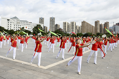 玉溪市離退休干部展覽展示展演活動(dòng)舉行.jpg 玉溪市離退休干部展覽展示展演活動(dòng)舉行.jpg