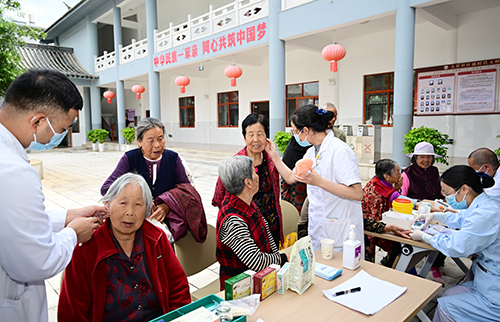義診活動暖民心.jpg 義診活動暖民心.jpg