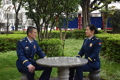 “雙消”家庭的“火焰藍”答卷.jpg “雙消”家庭的“火焰藍”答卷.jpg