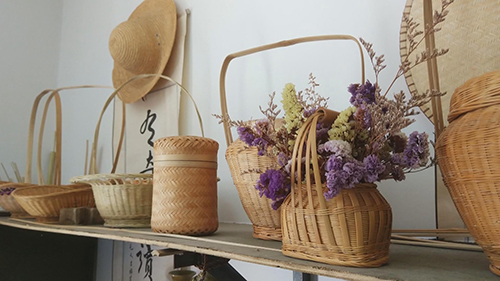 用竹篾“織夢”的人1.jpg 用竹篾“織夢”的人1.jpg