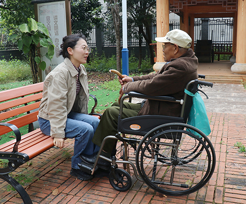 “90后”守護最美“夕陽紅”.jpg “90后”守護最美“夕陽紅”.jpg