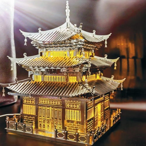 在冷冽金屬上書(shū)寫(xiě)“鋼魔獸”傳奇.jpg 在冷冽金屬上書(shū)寫(xiě)“鋼魔獸”傳奇.jpg