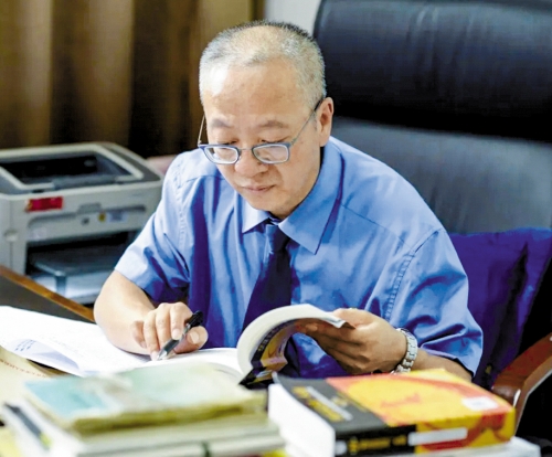 三十七載檢察路 初心如磐鑄匠心.jpg 三十七載檢察路 初心如磐鑄匠心.jpg