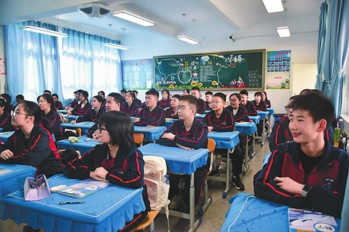 城鄉與校際差距持續縮小 辦學與教學質量整體提升.jpg 城鄉與校際差距持續縮小 辦學與教學質量整體提升.jpg