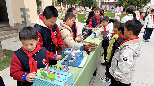 鑄牢中華民族共同體意識主題活動(dòng)舉行.jpg 鑄牢中華民族共同體意識主題活動(dòng)舉行.jpg