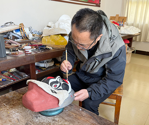 指尖塑魂,三國群英在面具上“復活”.jpg 指尖塑魂,三國群英在面具上“復活”.jpg