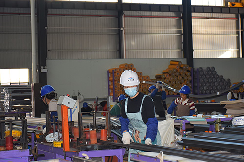 企業生產忙沖刺收官戰.jpg 企業生產忙沖刺收官戰.jpg