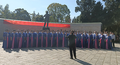 玉溪市老干部聶耳合唱團(tuán)文化惠民公演進(jìn)公園.jpg 玉溪市老干部聶耳合唱團(tuán)文化惠民公演進(jìn)公園.jpg