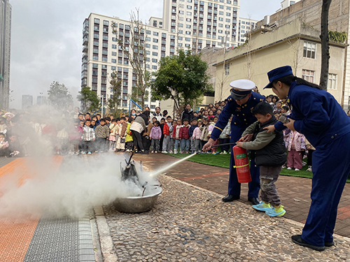 紅塔區消防演練走進幼兒園.jpg