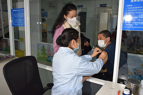 玉溪疾控提醒:高風險人群應及時接種流感疫苗.jpg 玉溪疾控提醒:高風險人群應及時接種流感疫苗.jpg