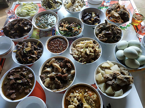 彝家臘肉香 山寨年味濃1.jpg