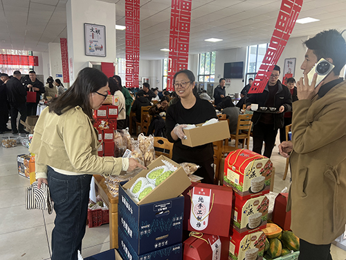 歡樂祥和迎新 春3.jpg 歡樂祥和迎新 春3.jpg